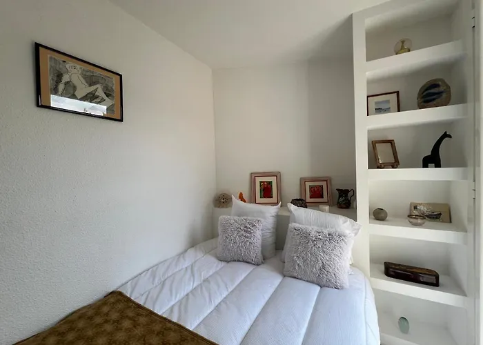 Cosy Pour 4 Pers. Climatise, 30m Joigny, Terrasse, Proche Pereire - Fr-1-474-260 Daire