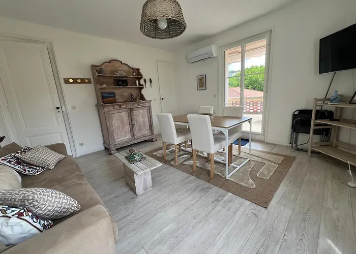 Daire Cosy Pour 4 Pers. Climatise, 30m Joigny, Terrasse, Proche Pereire - Fr-1-474-260