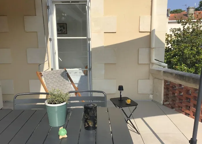 Daire Cosy Pour 4 Pers. Climatise, 30m Joigny, Terrasse, Proche Pereire - Fr-1-474-260 *