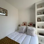 Cosy Pour 4 Pers. Climatise, 30m Joigny, Terrasse, Proche Pereire - Fr-1-474-260 Apartment