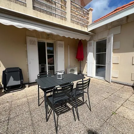 Cosy Pour 4 Pers. Climatise, 30m Joigny, Terrasse, Proche Pereire - Fr-1-474-260 Апартаменты *