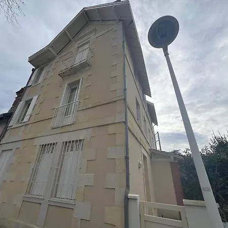 Cosy Pour 4 Pers. Climatise, 30m Joigny, Terrasse, Proche Pereire - Fr-1-474-260 Апартаменты *